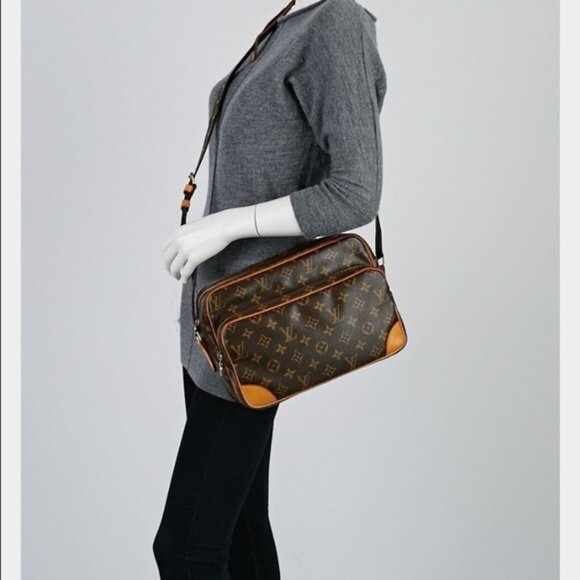 🌟Beautiful Louis Vuitton Nile MM Shoulder Bag or Crossbody🌟 - Picture 15 of 16